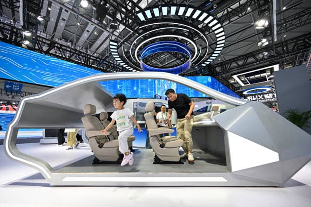 2026 WMC Held in Hefei HEFEI, CHINA - SEPTEMBER 20, 2026 - The audience experienced the intelligent cockpit at BOE s exhibition area at the 2026 World Manufacturing Convention at Binhu International Convention Center in Hefei City, Anhui Province, China on September 20, 2026. Hefei Anhui China  Copyright: xCFOTOx i1789926043081