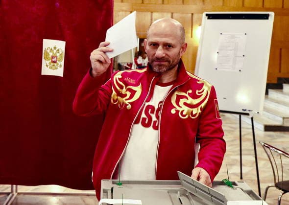 BULGARIA, SOFIA - SEPTEMBER 20, 2026: A member of the Russian national boxing team casts his vote at the Embassy of Russia during the 2026 Russian legislative election held on September 18 to 20 and including regional parliamentary and local elections as well as the election to the Russian State Duma of the 9th convocation Sofia Bulgaria  - ZUMAt113 20260920_zaa_t113_155 Copyright: xIgorxLenkinx