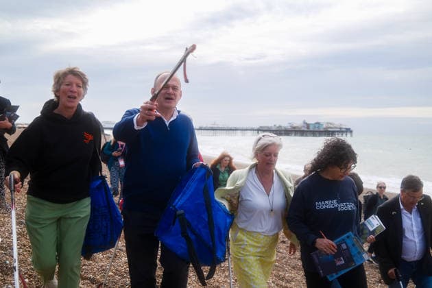 Liberal Democrat Autumn Conference 2026 on Sunday 20 September 2026 Sir Ed Davey, current Liberal Democrat leader, MP for Kingston and Surbiton joins a beach clean during the Liberal Democrat Autumn Conference 2026 on Sunday 20 September 2026 at Brighton Beach, Brighton. Sir Ed Davey Joins Surfers Against Sewage, Marine Conservation Society, Rewilding Britain And Paddleuk For Beach Clean And Comb. ., Credit:Julie Edwards Avalon  Copyright: xJuliexEdwardsx xAvalonx 1136680844