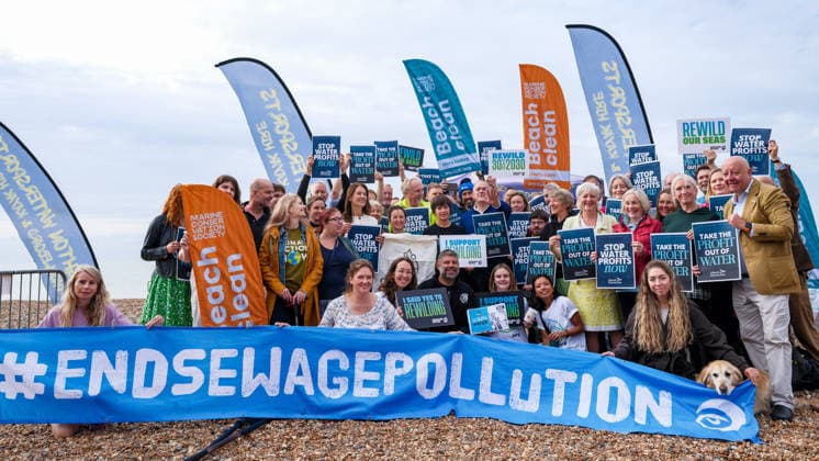 Liberal Democrat Autumn Conference 2026 on Sunday 20 September 2026 Sir Ed Davey, Current Liberal Democrat Leader, Mp For Kingston And Surbiton joins a beach clean during the Liberal Democrat Autumn Conference 2026 on Sunday 20 September 2026 at Brighton Beach, Brighton. Sir Ed Davey Joins Surfers Against Sewage, Marine Conservation Society, Rewilding Britain And Paddleuk For Beach Clean And Comb. ., Credit:Julie Edwards Avalon  Copyright: xJuliexEdwardsx xAvalonx 1136680866