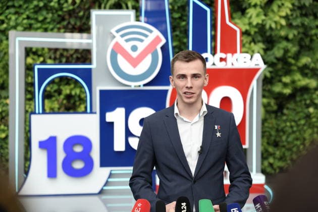 RUSSIA, MOSCOW - SEPTEMBER 20, 2026: Vladislav Golovin, Hero of Russia, Chief of the General Staff of Young Army, appears before the media during the 2026 Russian legislative election held on September 18 to 20 and including regional parliamentary and local elections as well as the election to the Russian State Duma of the 9th convocation Moscow Russia  - ZUMAt113 20260920_zaa_t113_160 Copyright: xValeryxSharifulinx