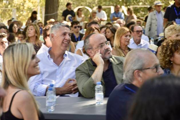 Feijóo Opens the Catalan PP’s Training Course in Badalona The president of the PP in Catalonia, Alejandro Fernández d, and the mayor of Badalona, Xavier García Albiol i, during an event with members of the Popular Party of Catalonia, on September 20, 2026, Badalona, Barcelona, Catalonia, Spain Feijóo travels to Badalona to rally support for the Catalan PP and strengthen the party’s strategy in Catalonia and nationwide SEPTEMBER 20, 2026 Badalona, Barcelona, Catalonia Badalona, Barcelona, Catalonia, Spain Copyright: xDavidxOllerx 7787727