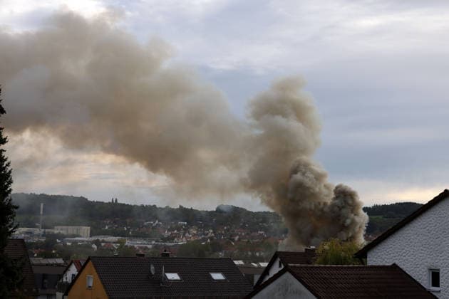 Plume of smoke visible from afar over Pegnitz; fire in the former Naturstein Stefan Wormser workshop building, Pestalozzistraße Friedhofsweg, Pegnitz, September 20, 2026, Upper Franconia, Bavaria,