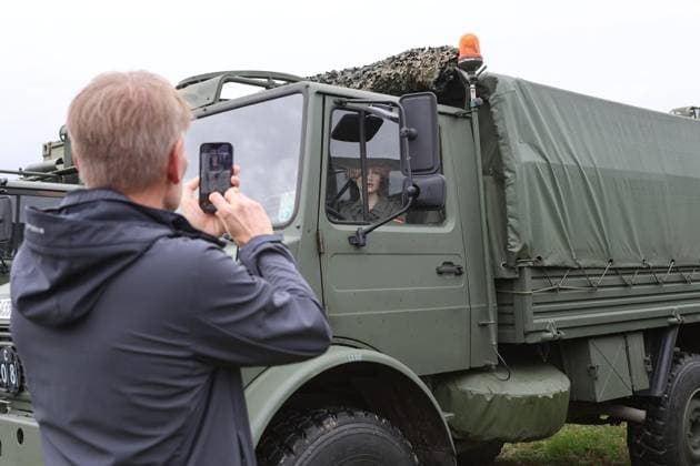 Sunday, September 20, 2026 Military vehicles at the 14th Haffener Deichshow Photo by Sabine Stein, FUNKE Photo Services ** FOR EDITORIAL USE ONLY ** EDITORIAL USE ONLY ** p Sunday, September 26, 2020 Military vehicles at the 14th Haffener Deichshow Photo by Sabine Stein, FUNKE Photo Services p Colorful Emmerich Copyright SabinexStein Copyright: SabinexStein doc87olv0x8bg22kk771e8t ,EDITORIAL USE ONLY Copyright: SabinexStein