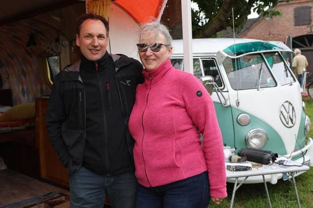 Sunday, September 26, 2009: Thomas and Sylke Zarfl with their Austermann Knospe (built in 1964) at the 14th Haffener Deichshow. Photo by Sabine Stein, FUNKE Foto Services ** FOR EDITORIAL USE ONLY ** EDITORIAL USE ONLY ** p Sunday, September 26, 2020 Thomas and Sylke Zarfl with their Austermann named Knospe (born in 1964) at th Copyright: SabinexStein doc87olv1fjw8j4d266ofu ,EDITORIAL USE ONLY Copyright: SabinexStein