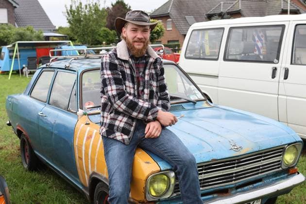 Sunday, September 26, 2009 At the 14th Haffener Deichshow, Felix Hesse shows off his Opel Kadett A Photo by Sabine Stein, FUNKE Photo Services ** FOR EDITORIAL USE ONLY ** EDITORIAL USE ONLY ** p Sunday, September 26, 2014 At the 14th Haffener Deichshow, Felix Hesse shows off his Opel Kadett A. Photo by Sabine Stein, FUNKE Photo Services p Buntes Emmerich. Copyright SabinexS Copyright: SabinexStein doc87olv0lep5u15lzr9om4 ,EDITORIAL USE ONLY Copyright: SabinexStein