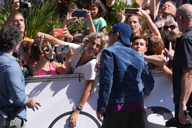 Brad Pitt Arrives in San Sebastián to Participate in the Film Festival Actor Brad Pitt arrives at the Hotel María Cristina to participate in the San Sebastián Film Festival on September 20, 2026, in San Sebastián, Guipúzcoa, Basque Country, Spain. Pitt returns to the Festival to present, out of competition, *Heart of the Beast*, directed by David Ayer, an adventure thriller in which he plays a retired Special Forces officer stranded in Alaska alongside his former combat dog SEPTEMBER 20, 2026 San Sebastián, Guipúzcoa, Basque Country San Sebastián, Guipúzcoa, Basque Country Spain Copyright: xUnanuex 7787833