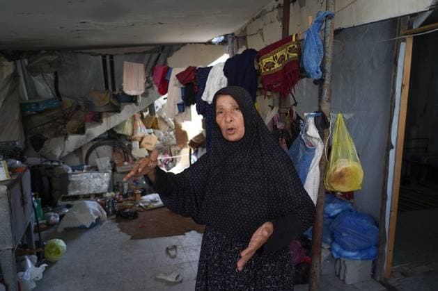 Palestinians live among damaged homes in Khan Younis KHAN YOUNIS, GAZA STRIP, SEPTEMBER 20, 2026: Palestinians live among the rubble and inside heavily damaged homes in Khan Younis in the southern Gaza Strip. Residents remain in buildings damaged during Israeli military operations, including areas in the eastern part of the city, amid widespread destruction of homes and civilian infrastructure. KHAN YOUNIS Palestine, State of Copyright: x xRamzixAbuxAmerx xJNAxPressx