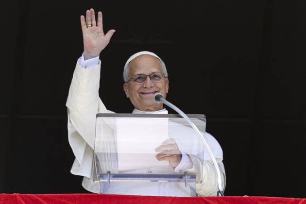 Pope Leo XIV Leads The Angelus Prayer - Vatican Pope Leo XIV leads the angelus prayer from the window of his apartments at the Apostolic palace at the Vatican on September 20, 2026. Photo by (EV) Simone Risoluti Vatican Media ABACAPRESS.COM Rome Vatican (or Holy See)  Copyright: xABACAx