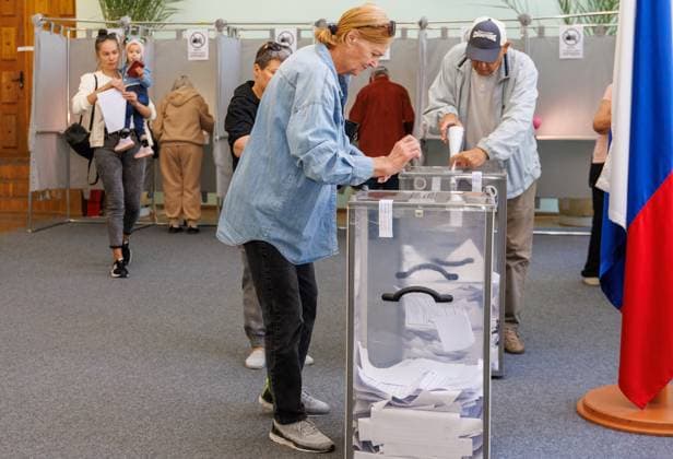Moldova Transnistria Russia Parliamentary Election 9247418 20.09.2026 Russian citizens cast their ballots at a polling station located at the Palace of the Republic during elections for Russia™s ninth State Duma, the lower house of parliament, in Tirapol, Transnistrian region, also known as the unrecognized Pridnestrovian Moldavian Republic (PMR), Moldova. Artem Kulekin Sputnik Tiraspol Transnistrian region  Copyright: xArtemxKulekinx