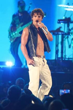 Benson Boone inside for iHeartRadio Music Festival Presented by Capital One 2026 - SAT, T-Mobile Arena, Las Vegas, NV, September 19, 2026. Photo By: JA Everett Collection iHeartRadio Music Festival Presented by Capital One 2026 - SAT PUBLICATIONXNOTxINxCANxCHNxFRAxITAxJPNxNORxPOLxRUSxESPxUKxUSA