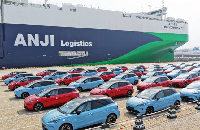 YANTAI, CHINA - SEPTEMBER 20: MG4 EV electric vehicles manufactured by SAIC wait to be loaded for export at Yantai Port of Shandong Port on September 20, 2026 in Yantai, Shandong Province of China. China s automobile exports have continued to grow in recent years.  Copyright: xVCGx 111668259960