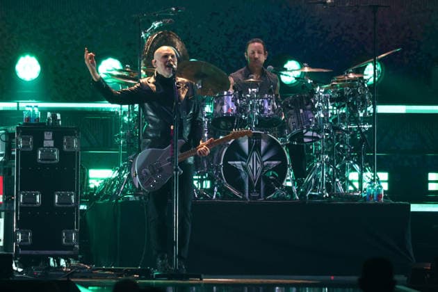 Smashing Pumpkins perform on stage during the iHeartRadio Music Festival Concerts at T-Mobile Arena in Las Vegas, Nevada on Saturday, September 19, 2026.  LAV20260919032 JAMESxATOA