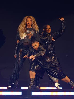 Singer Ciara performs on stage during the iHeartRadio Music Festival Concerts at T-Mobile Arena in Las Vegas, Nevada on Saturday, September 19, 2026.  LAV20260919051 JAMESxATOA