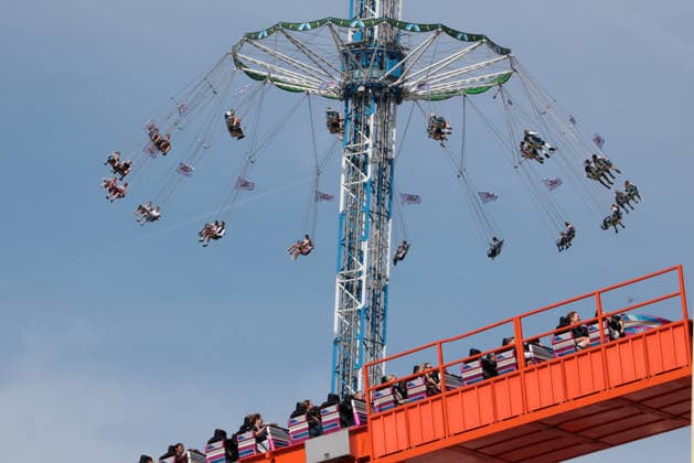 September 20, 2026, Munich, Bavaria, Germany: On the second day of Oktoberfest, the worldÃ¢â‚¬â ¢s largest beer festival, people gather in Munich to watch the parade to the festival grounds. Munich Germany  - ZUMAm309 20260920_zip_m309_035 Copyright: xJuliusxMortsix