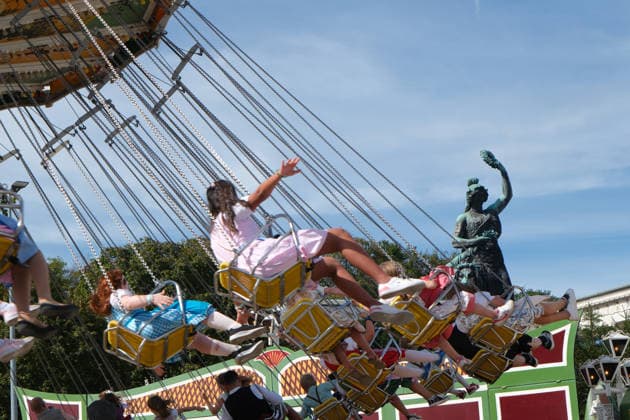 September 20, 2026, Munich, Bavaria, Germany: On the second day of Oktoberfest, the worldÃ¢â‚¬â ¢s largest beer festival, people gather in Munich to watch the parade to the festival grounds. Munich Germany - ZUMAm309 20260920_zip_m309_039 Copyright: xJuliusxMortsix