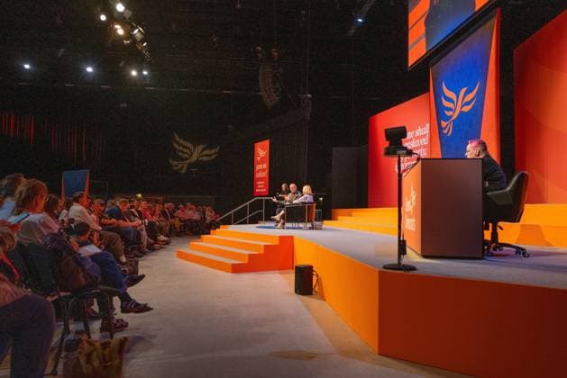September 20, 2026, Brighton, United Kingdom: Sir ED DAVEY, Liberal Democrat leader, holds a Q&A session moderated by Journalist, Carolyn Quinn (R), on day two of the party s autumn conference at the Brighton Centre.Day two of the Liberal Democrat Autumn Conference at the Brighton Centre. The event runs from 19 Sept to 22 Sept 2026, bringing together party members, MPs, and delegates to debate policy, vote on key motions, and deliver keynote addresses Brighton United Kingdom  - ZUMAs197 20260920_aaa_s197_147 Copyright: xPhilxLewisx