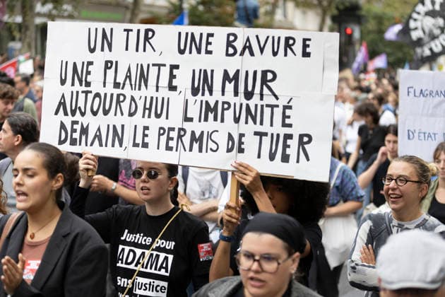 Demonstration Against Police Violences and Impunity - Paris Demonstrators take part in a march against the bill dubbed the permis de tuer (license to kill), which would grant police and gendarmes a presumption of legitimate self-defence when using firearms, called by a coalition including Amnesty International France, the Ligue des droits de l Homme (Human Rights League) and the SAVE collective, in Paris, on September 20, 2026.Photos by Jeremy Paoloni ABACAPRESS.COM Paris France  Copyright: xPaolonixJeremy ABACAx