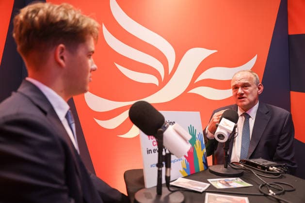 September 20, 2026, Brighton, East Sussex, UK: Brighton, UK. Liberal Democrat Leader Sir Ed Davey visits the exhibition hall on day two of the partyÃ¢â‚¬â ¢s autumn conference at the Brighton Centre, East Sussex. Brighton UK  - ZUMAl94_ 20260920_zaf_l94_076 Copyright: xDinendraxHariax