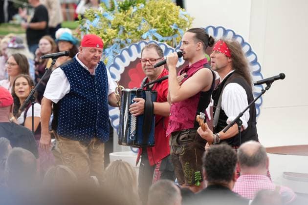 ZDF Fernsehgarten 2026: The band Münchner Zwietracht performs at the ZDF Fernsehgarten with an Oktoberfest theme on September 20, 2026, in Mainz, Rhineland-Palatinate