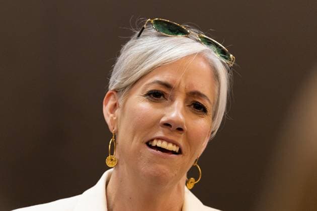September 20, 2026, Brighton, United Kingdom: Daisy Cooper, Liberal Democrat Member of Parliament for St Albans and Deputy Leader, holds a press huddle on the second day of the Liberal Democrat Annual Conference 2026, at the Brighton Centre.Day two of the Liberal Democrat Autumn Conference at the Brighton Centre. The event runs from 19 Sept to 22 Sept 2026, bringing together party members, MPs, and delegates to debate policy, vote on key motions, and deliver keynote addresses Brighton United Kingdom  - ZUMAs197 20260920_aaa_s197_165 Copyright: xPhilxLewisx