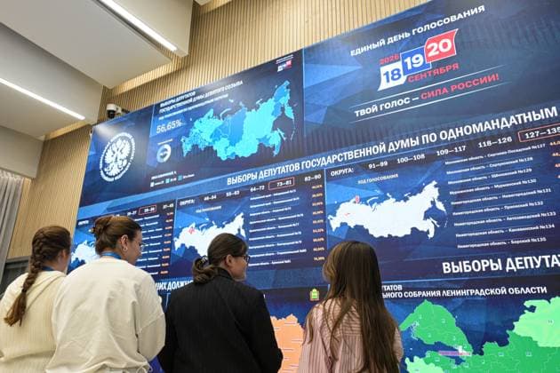 Russia Parliamentary Election CEC 9247917 20.09.2026 People look at screens showing voter turnout by electoral district in elections to Russia s ninth State Duma, the lower house of parliament, at the Russian Central Election Commission (CEC) Information Centre in Moscow, Russia. Alexey Nikolskiy Sputnik Moscow Russia  Copyright: xAlexeyxNikolskiyx