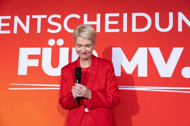 Manuela Schwesig speaks at SPD election event in Schwerin following state vote SCHWERIN, GERMANY - SEPTEMBER 20: Minister-President of Mecklenburg-Vorpommern Manuela Schwesig delivers a speech to party members during the Social Democratic Party (SPD) election night gathering inside the Orangerie at Schwerin Castle (Schweriner Schloss) in Schwerin, Germany, on September 20, 2026. Initial exit polls and election projections in the Mecklenburg-Vorpommern state election showed the governing SPD trailing the right-wing Alternative for Germany (AfD) in a closely contested race for the Landtag. Somaya Abdelrahman Anadolu Schwerin Germany. Editorial use only. Please get in touch for any other usage.  Copyright: x2026xAnadoluxSomayaxAbdelrahmanx