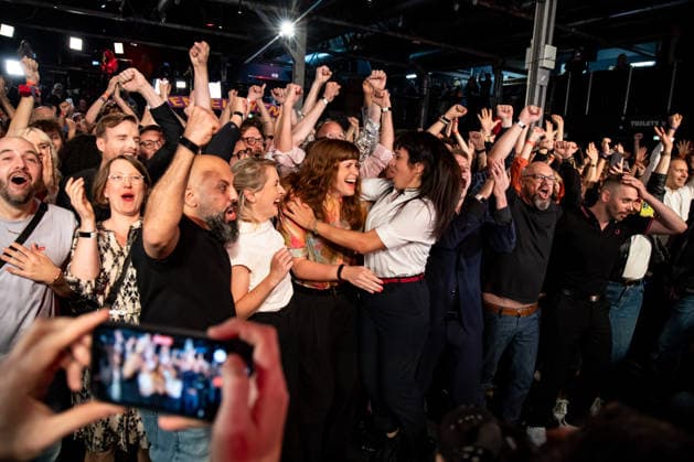 Elif Eralp C, the leading candidate for The Left, celebrates with party leaders and members upon the announcement of the initial election projections for the Berlin House of Representatives at the Festsaal Kreuzberg in Berlin on September 20, 2026. According to ARD’s initial projections, the party is expected to win 24,5 percent of the vote. The Left wins the Berlin House of Representatives