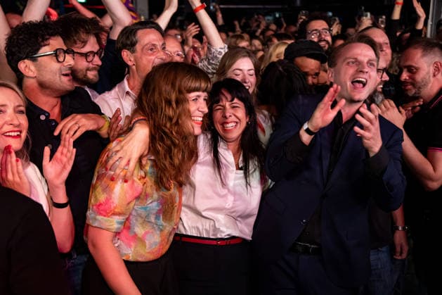 Elif Eralp C, the leading candidate for The Left, celebrates with party leaders and members upon the announcement of the initial election projections for the Berlin House of Representatives at the Festsaal Kreuzberg in Berlin on September 20, 2026. According to ARD’s initial projections, the party is expected to win 24,5 percent of the vote. The Left wins the Berlin House of Representatives