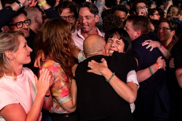 Elif Eralp C, the leading candidate for The Left, celebrates with party leaders and members upon the announcement of the initial election projections for the Berlin House of Representatives at the Festsaal Kreuzberg in Berlin on September 20, 2026. According to ARD’s initial projections, the party is expected to win 24,5 percent of the vote. The Left wins the Berlin House of Representatives
