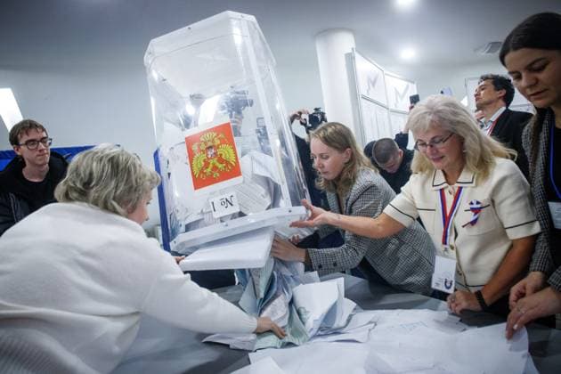 Russia. Ekaterinburg. Counting of ballots at the polling station in the Youth Palace. IlyaxMoskovets