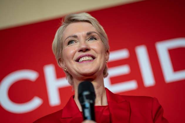 Minister-President and SPD lead candidate Manuela Schwesig, around 6:20 p.m., at the SPD election party in the Orangery of Schwerin Castle; Election Night, 2026 State Election, Mecklenburg-Western Pomerania, Schwerin, Mecklenburg-Western Pomerania, Germany; Schwerin Castle and surrounding area