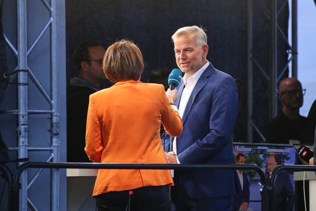 Schwerin, Mecklenburg-Western Pomerania, Germany, September 20, 2026; Schwerin Castle; 2026 State Election in Mecklenburg-Western Pomerania; Leif Erik Holm, AfD, during an interview Copyright: xdtsxNachrichtenagenturx dts_135426