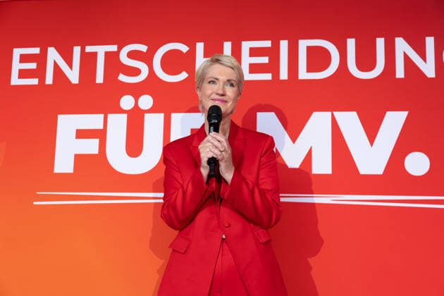 Manuela Schwesig speaks at SPD election event in Schwerin following state vote SCHWERIN, GERMANY - SEPTEMBER 20: Minister-President of Mecklenburg-Vorpommern Manuela Schwesig delivers a speech to party members during the Social Democratic Party (SPD) election night gathering inside the Orangerie at Schwerin Castle (Schweriner Schloss) in Schwerin, Germany, on September 20, 2026. Initial exit polls and election projections in the Mecklenburg-Vorpommern state election showed the governing SPD trailing the right-wing Alternative for Germany (AfD) in a closely contested race for the Landtag. Somaya Abdelrahman Anadolu Schwerin Germany. Editorial use only. Please get in touch for any other usage.  Copyright: x2026xAnadoluxSomayaxAbdelrahmanx
