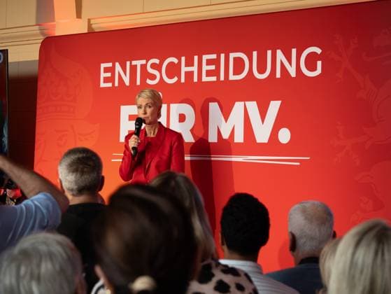 Manuela Schwesig speaks at SPD election event in Schwerin following state vote SCHWERIN, GERMANY - SEPTEMBER 20: Minister-President of Mecklenburg-Vorpommern Manuela Schwesig delivers a speech to party members during the Social Democratic Party (SPD) election night gathering inside the Orangerie at Schwerin Castle (Schweriner Schloss) in Schwerin, Germany, on September 20, 2026. Initial exit polls and election projections in the Mecklenburg-Vorpommern state election showed the governing SPD trailing the right-wing Alternative for Germany (AfD) in a closely contested race for the Landtag. Somaya Abdelrahman Anadolu Schwerin Germany. Editorial use only. Please get in touch for any other usage.  Copyright: x2026xAnadoluxSomayaxAbdelrahmanx