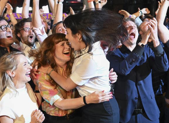 Elif Eralp s Left Party on course for historic win in German capital BERLIN, GERMANY - SEPTEMBER 20: Die Linke (The Left Party) lead candidate for Berlin Governing Mayor Elif Eralp celebrates with party supporters at the party headquarters, Karl-Liebknecht-Haus, in Berlin, Germany, on September 20, 2026. According to initial exit polls in the Berlin House of Representatives (Abgeordnetenhaus) election, Die Linke secured first place with 24.5 percent of the vote. Halil Sagirkaya Anadolu Berlin Germany. Editorial use only. Please get in touch for any other usage.  Copyright: x2026xAnadoluxHalilxSagirkayax