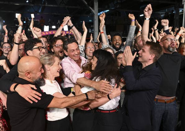 Elif Eralp s Left Party on course for historic win in German capital BERLIN, GERMANY - SEPTEMBER 20: Die Linke (The Left Party) lead candidate for Berlin Governing Mayor Elif Eralp celebrates with party supporters at the party headquarters, Karl-Liebknecht-Haus, in Berlin, Germany, on September 20, 2026. According to initial exit polls in the Berlin House of Representatives (Abgeordnetenhaus) election, Die Linke secured first place with 24.5 percent of the vote. Halil Sagirkaya Anadolu Berlin Germany. Editorial use only. Please get in touch for any other usage.  Copyright: x2026xAnadoluxHalilxSagirkayax