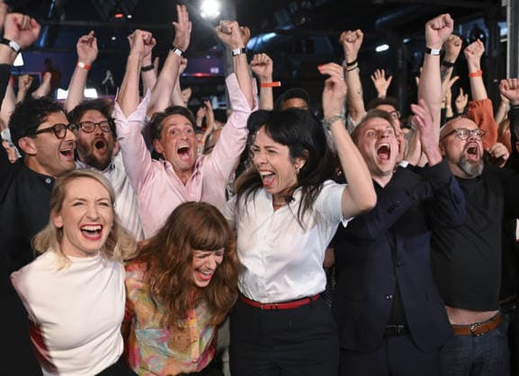 Elif Eralp s Left Party on course for historic win in German capital BERLIN, GERMANY - SEPTEMBER 20: Die Linke (The Left Party) lead candidate for Berlin Governing Mayor Elif Eralp celebrates with party supporters at the party headquarters, Karl-Liebknecht-Haus, in Berlin, Germany, on September 20, 2026. According to initial exit polls in the Berlin House of Representatives (Abgeordnetenhaus) election, Die Linke secured first place with 24.5 percent of the vote. Halil Sagirkaya Anadolu Berlin Germany. Editorial use only. Please get in touch for any other usage.  Copyright: x2026xAnadoluxHalilxSagirkayax