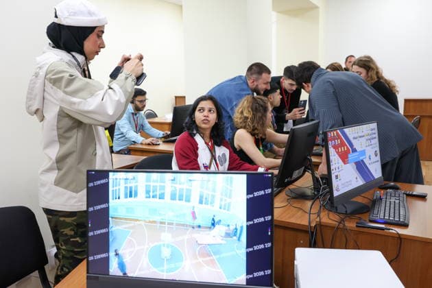 RUSSIA, RYAZAN - SEPTEMBER 20, 2026: International observers are seen at the Public Election Monitoring Center in the Ryazan Region Universal Scientific Library as polling stations close and vote counting begins in the 2026 Russian legislative elections. During the 2026 Single Voting Day, which lasted from 18 to 20 September, Russian citizens went to the polls to elect members of the Russian State Duma of the 9th convocation, as well as to vote in regional parliamentary and local government elections Ryazan Russia  - ZUMAt113 20260920_zaa_t113_404 Copyright: xAlexanderxRyuminx