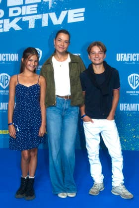 Emil and the Detectives, movie premiere at the Kulturbrauerei cinema, Berlin, September 20, 2026 Susan Oecke, with her children Luisa and Niklas Karpf, Emil and the Detectives, world premiere at the Kulturbrauerei cinema, Berlin, September 20, 2026 Berlin, Kulturbrauerei Cinema, Germany Copyright: xChristianxBehringx