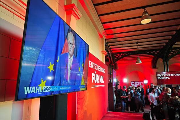 Schwerin, Mecklenburg-Western Pomerania, Germany, September 20, 2026; Orangery at Schwerin Castle; SPD election party for the 2026 state election in Mecklenburg-Western Pomerania; A statement by Federal Chancellor Friedrich Merz (CDU) from Berlin is playing on a monitor Copyright: xdtsxNachrichtenagenturx dts_135556