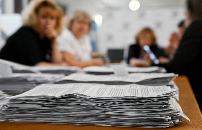 Russia Parliamentary Election Vote Counting 9248212 20.09.2026 Members of an electoral commission count votes after the polls close on the final day of elections to Russia s ninth State Duma, the lower house of parliament, at a polling station in Moscow, Russia. Mikhail Voskresenskiy Sputnik Moscow Russia  Copyright: xMikhailxVoskresenskiyx