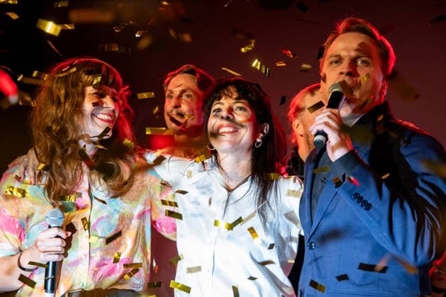Elif Eralp C, the leading candidate for The Left, celebrates with party leaders and members upon the announcement of the initial election projections for the Berlin House of Representatives at the Kreuzberg Ballroom in Berlin on September 20, 2026. According to ARD’s initial projections, the party is expected to win 24,5 percent of the vote. The Left wins the Berlin House of Representatives