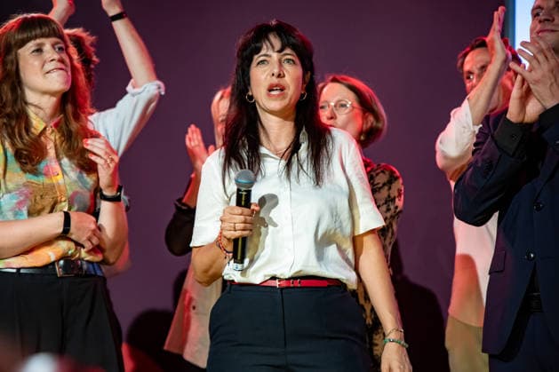 Elif Eralp C, the leading candidate for Die Linke, celebrates with party leaders and members upon the announcement of the initial projections for the Berlin House of Representatives election at the Festsaal Kreuzberg in Berlin on September 20, 2026. According to ARD’s initial projections, the party is expected to win 24,5 percent of the vote. The Left wins the Berlin House of Representatives