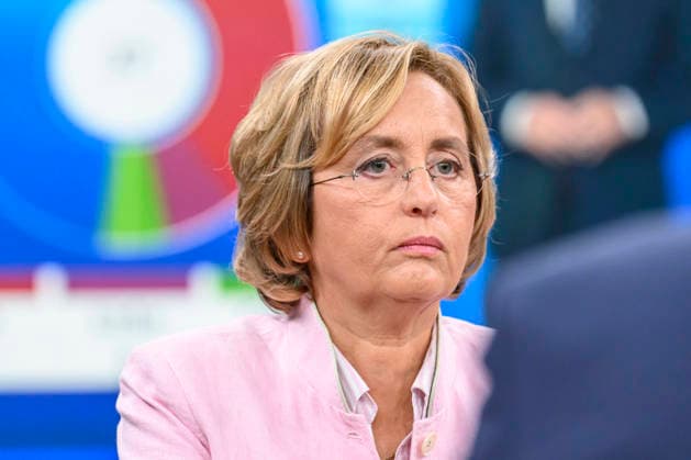 Pictured from left: Beatrix von Storch, deputy chair of the AfD parliamentary group, GER, Berlin, studio, guest on Caren Miosga’s political talk show, TV, program, Das Erste, from Studio 20 in Berlin-Adlershof, topic: After the Elections in Berlin and Mecklenburg-Western Pomerania, September 20, 2026, Copyright: HMBxMedia UwexKoch