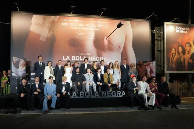 Red carpet for *La bola negra* by Los Javis at the San Sebastián Film Festival Red carpet for *La bola negra* at the Victoria Eugenia Theater on September 20, 2026, in San Sebastián, Guipúzcoa, Basque Country, Spain. La bola negra adapts and expands upon an unfinished play by Federico García Lorca. It tells three stories of men from different eras, connected by sexuality, desire, pain, and heritage. The film opens in Spanish theaters on September 25 and has been selected by the Spanish Film Academy to represent Spain at the upcoming Academy Awards. SEPTEMBER 20, 2026 San Sebastián, Guipúzcoa, Basque Country, Spain San Sebastián, Guipúzcoa, Country V, Spain  Copyright: xUnanuex 7789018