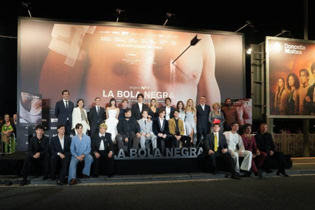 Red carpet for *La bola negra* by Los Javis at the San Sebastián Film Festival Red carpet for *La bola negra* at the Victoria Eugenia Theater on September 20, 2026, in San Sebastián, Guipúzcoa, Basque Country, Spain. La bola negra adapts and expands upon an unfinished play by Federico García Lorca. It tells three stories of men from different eras, connected by sexuality, desire, pain, and legacy. The film premieres in Spanish theaters on September 25 and has been selected by the Spanish Film Academy to represent Spain at the upcoming Academy Awards. SEPTEMBER 20, 2026 San Sebastián, Guipúzcoa, Basque Country, Spain San Sebastián, Guipúzcoa, Country V, Spain  Copyright: xUnanuex 7789019