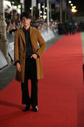 Red carpet for *La bola negra* by Los Javis at the San Sebastián Film Festival Actor Milo Quifes on the red carpet for *La bola negra* at the Victoria Eugenia Theater on September 20, 2026, in San Sebastián, Guipúzcoa, Basque Country, Spain. La bola negra adapts and expands upon an unfinished play by Federico García Lorca. It tells three stories of men from different eras, connected by sexuality, desire, pain, and heritage. The film opens in Spanish theaters on September 25 and has been selected by the Spanish Film Academy to represent Spain at the upcoming Academy Awards. SEPTEMBER 20, 2026 San Sebastián, Guipúzcoa, Basque Country, Spain San Sebastián, Guipúzcoa, Country V, Spain Copyright: xUnanuex 7789090