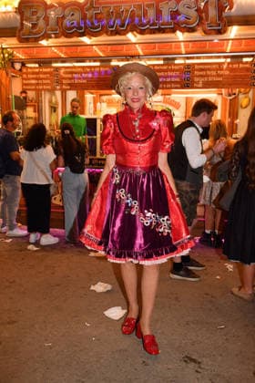 Ellen von Unwerth at the Almauftrieb at Oktoberfest on September 20, 2026, in Munich Ellen von Unwerth during the 2026 Oktoberfest in front of the Almauftrieb at Theresienwiese on September 20, 2026 in Munich, Germany Oktoberfest Almauftrieb in Munich