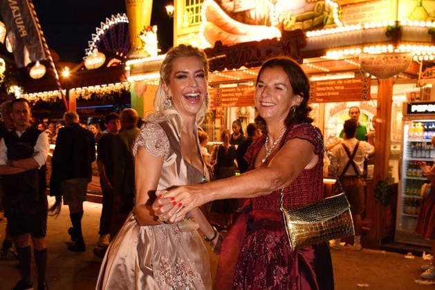 Verena Kerth and Claudia Obert at the Almauftrieb event during Oktoberfest on September 20, 2026, in Munich Verena Kerth and Claudia Obert during the 2026 Oktoberfest in front of the Almauftrieb at Theresienwiese on September 20, 2026 in Munich, Germany Oktoberfest Almauftrieb in Munich